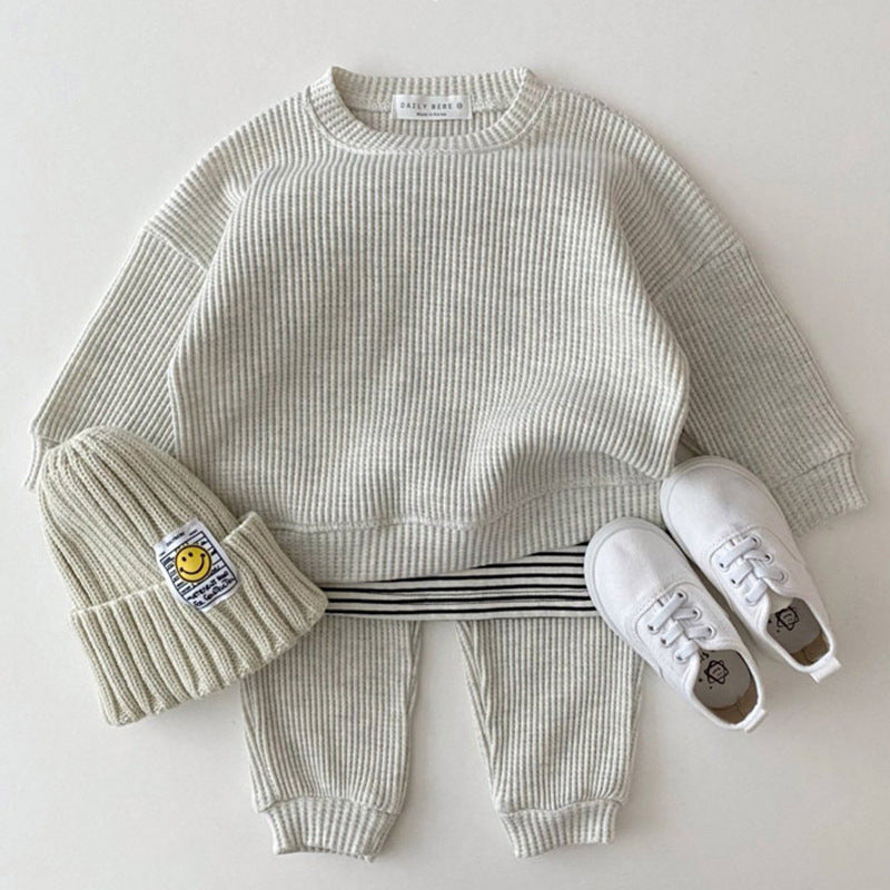 Cozy and Stylish Infant and Children Casual Knit Suit for Spring and Autumn Adventures