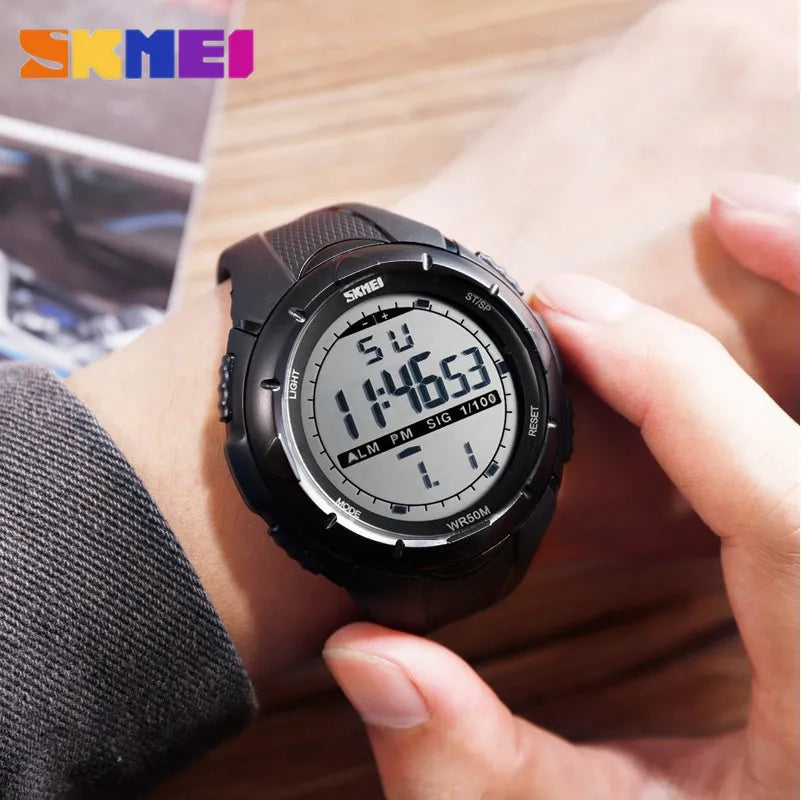 SKMEI 1025: Fashionably Rugged – A Simple Military-Inspired Digital Watch for Men, Packed with Alarms and Waterproof Resilience