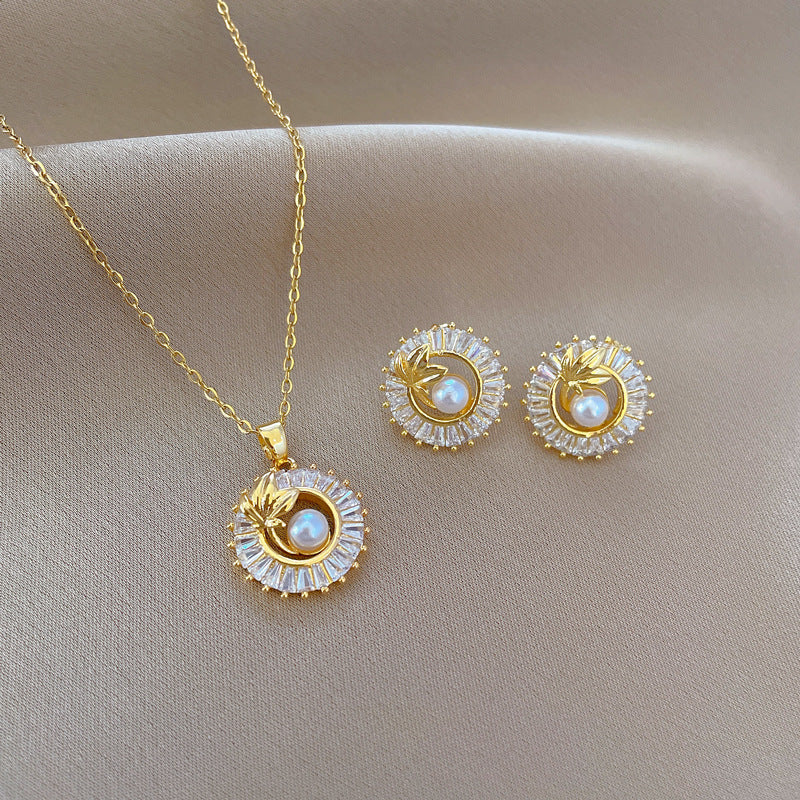 Elegant Square Full Diamond Necklace and Earrings Set Fashion Jewelry with Personalized Round Ring and Leaf Accents