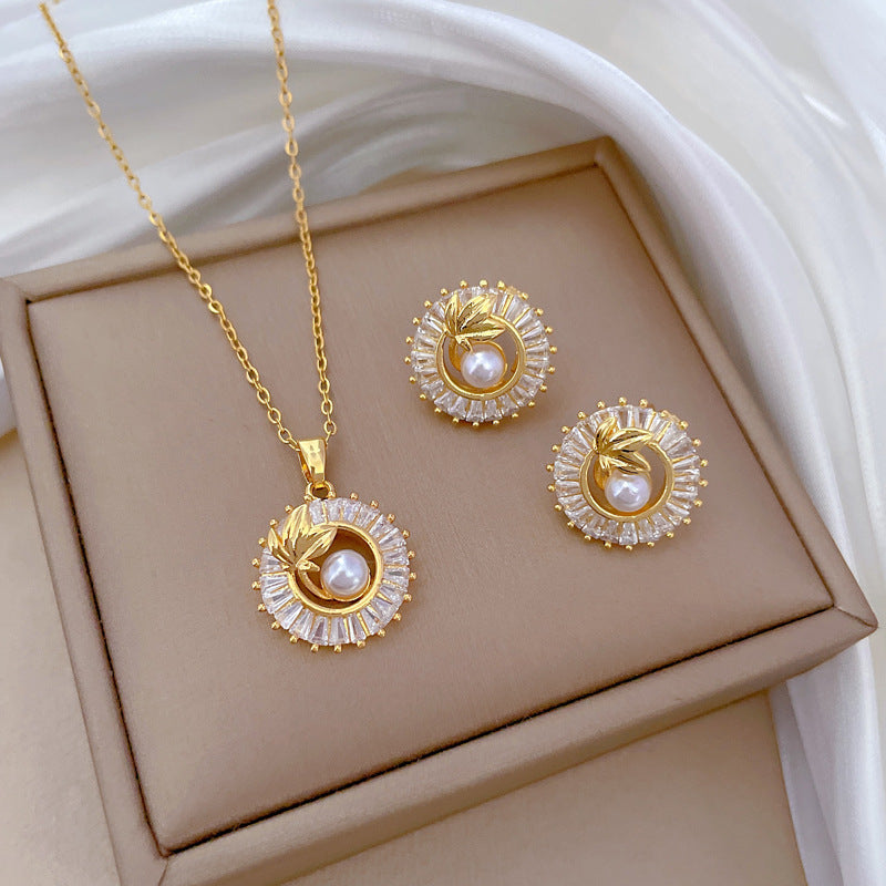 Elegant Square Full Diamond Necklace and Earrings Set Fashion Jewelry with Personalized Round Ring and Leaf Accents