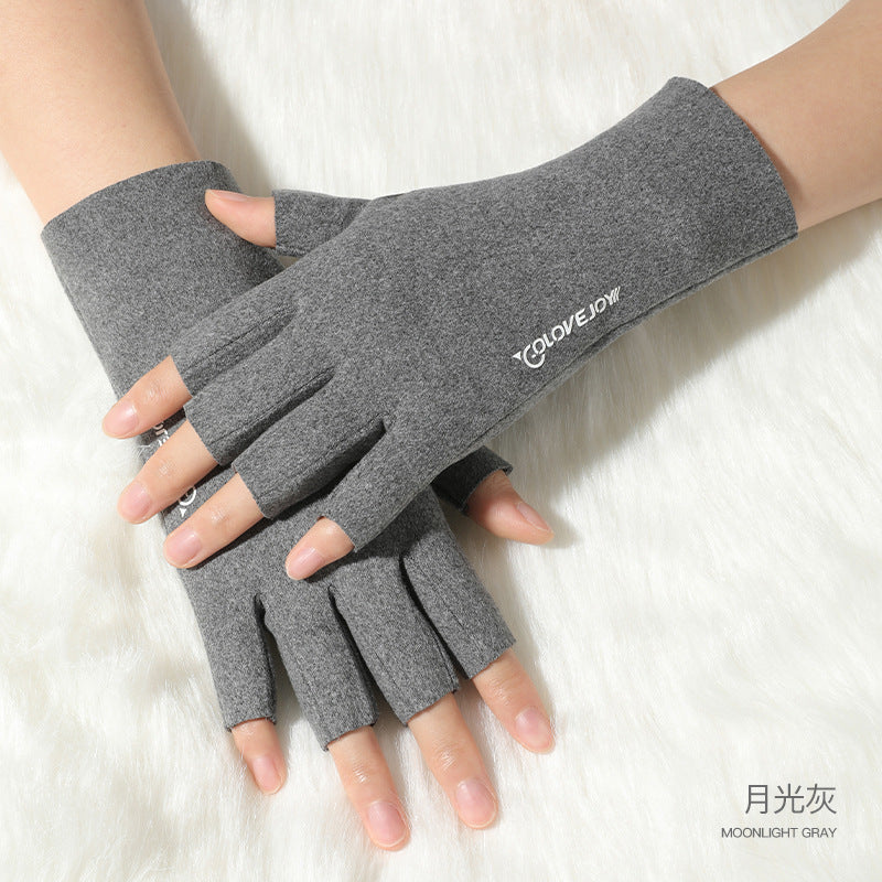 Cozy and Chic German Velvet Fingerless Gloves for Women: Stay Warm and Write in Style This Winter