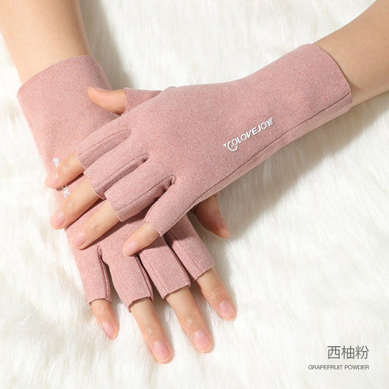 Cozy and Chic German Velvet Fingerless Gloves for Women: Stay Warm and Write in Style This Winter