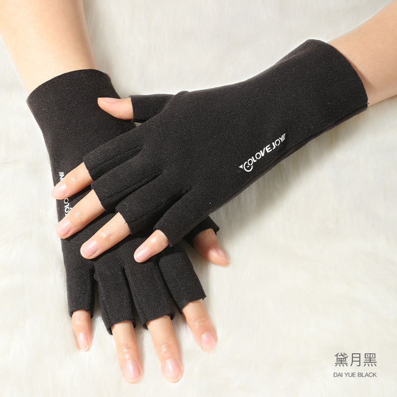 Cozy and Chic German Velvet Fingerless Gloves for Women: Stay Warm and Write in Style This Winter