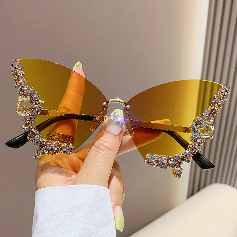 Glamorous Statements Fashionable and Personalized Exaggerated Sunglasses for Individual Style